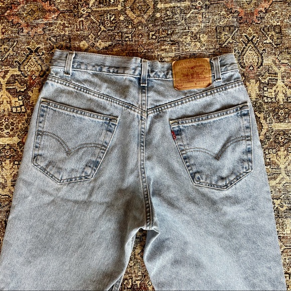 ✨SOLD✨ Vintage Levi’s 550 High Waisted Straight Leg Jeans in Light Wash - 33 - Picture 3 of 4